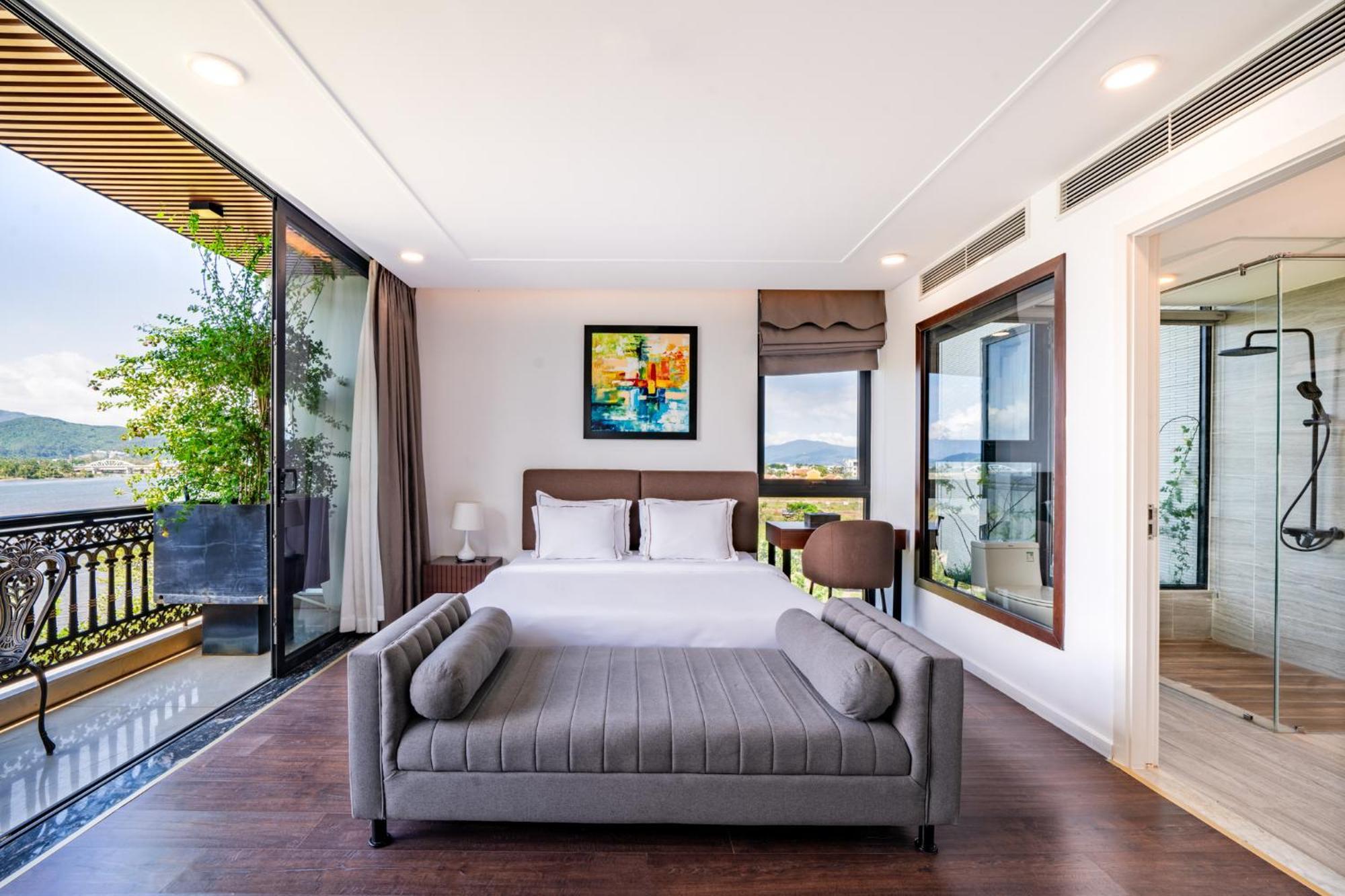 Cami Riverside Resort